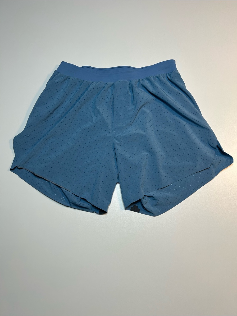 Lululemon Men's Surge Lined Shorts 6" Updated Pewter Blue Perforated Back